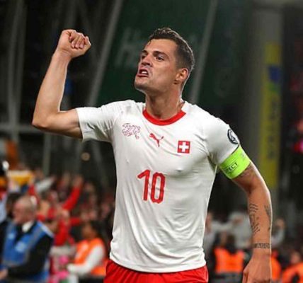 Discussions on Xhaka bring the spotlight on how vital the team environment is, for a player to flourish. (Image Credit: Twitter)